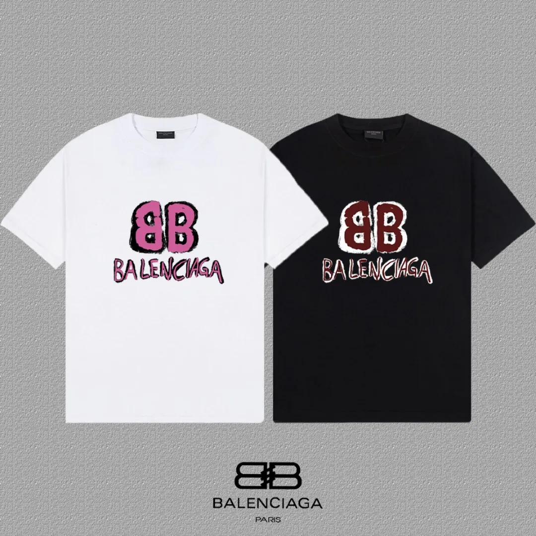 P80✨🔥 BALENCIAGA Paris lettering printed short-sleeved T-shirt. Custom-woven and dyed 300 grams of combed cotton heavyweight fabric. Zero color difference in threads. Perfect details. Different from the current currency version. Welcome to compare. Same Style for men and women. Must-sell in the picture above. Color: White Black Size: 1 2 3 4
